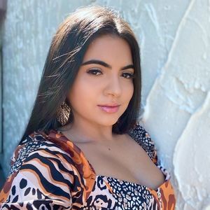 Meet your Posher, Sarahi